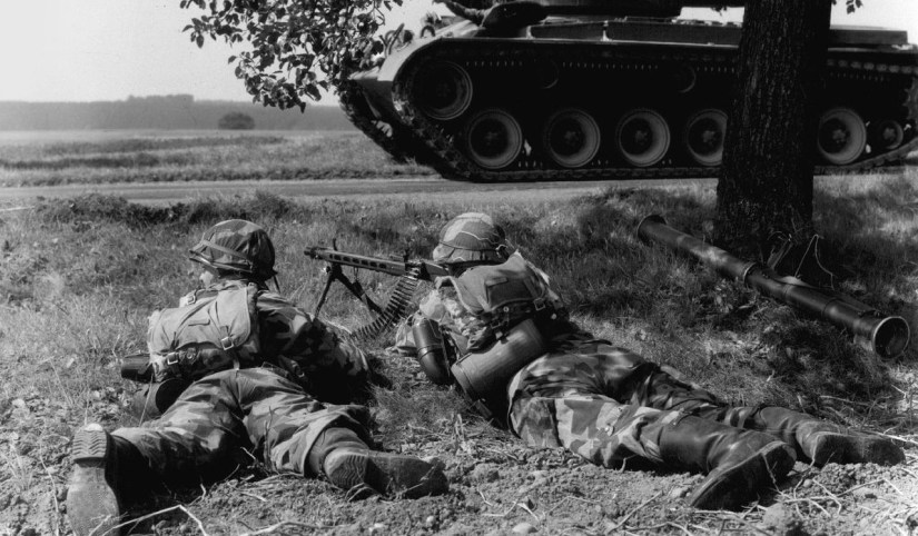 1280px-West_German_Bundeswehr_1960